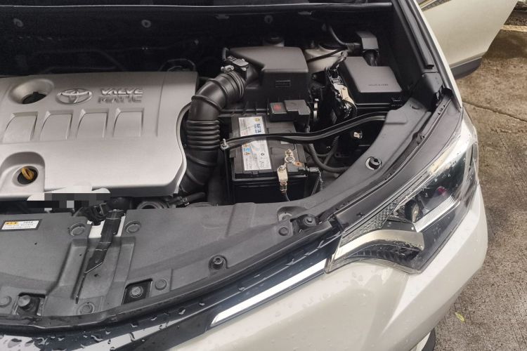 Used Toyota RAV4 2016 2.0L CVT Two-Wheel Drive Fashion Edition China V Standard Engine Bay Left