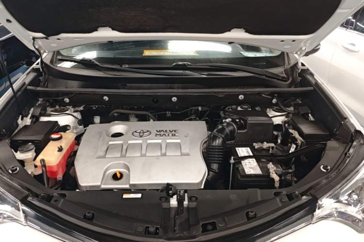 Used Toyota RAV4 2016 2.0L CVT Two-Wheel Drive Smart Edition China V Standard Engine Bay