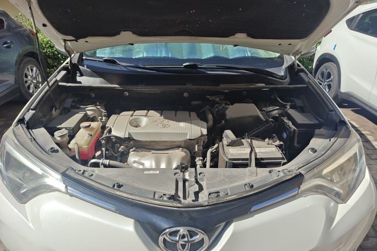 Used Toyota RAV4 2016 2.5L Automatic 4x4 Elite Edition Engine Bay