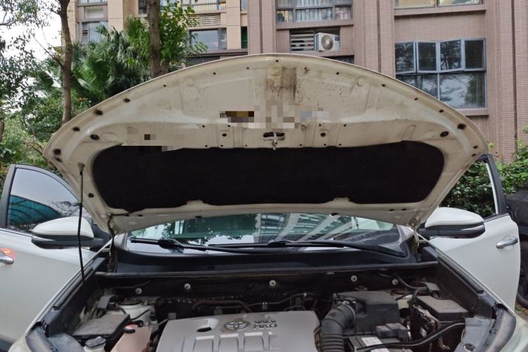 Used Toyota RAV4 2016 2.0L CVT Two-Wheel Drive Fashion Edition China V Standard Engine Bay