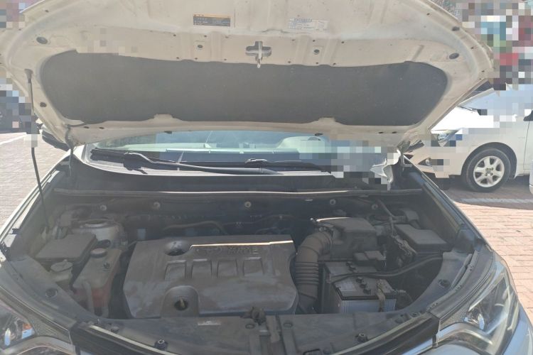 Used Toyota RAV4 2016 2.0L CVT Two-Wheel Drive Fashion Edition China V Standard Engine Bay