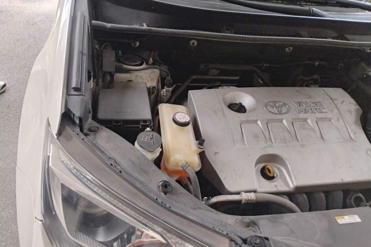 Used Toyota RAV4 2016 2.0L CVT Two-Wheel Drive Urban Edition China V Standard Engine Bay Right