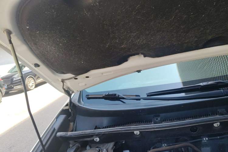 Used Toyota RAV4 2016 2.0L CVT Two-Wheel Drive Fashion Edition China V Standard Engine Bay Right