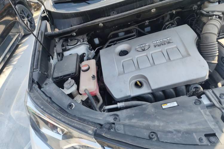 Used Toyota RAV4 2016 2.0L CVT Two-Wheel Drive Fashion Edition China V Standard Engine Bay Right