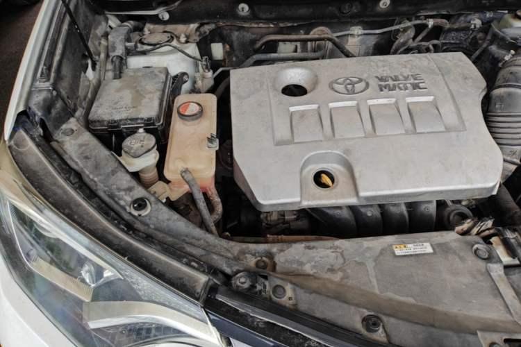 Used Toyota RAV4 2016 2.0L CVT Two-Wheel Drive Fashion Edition China V Standard Engine Bay Right