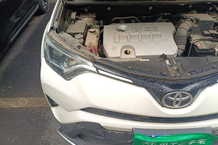 Used Toyota RAV4 2016 2.0L CVT Two-Wheel Drive Urban Edition China V Standard Engine Bay Right