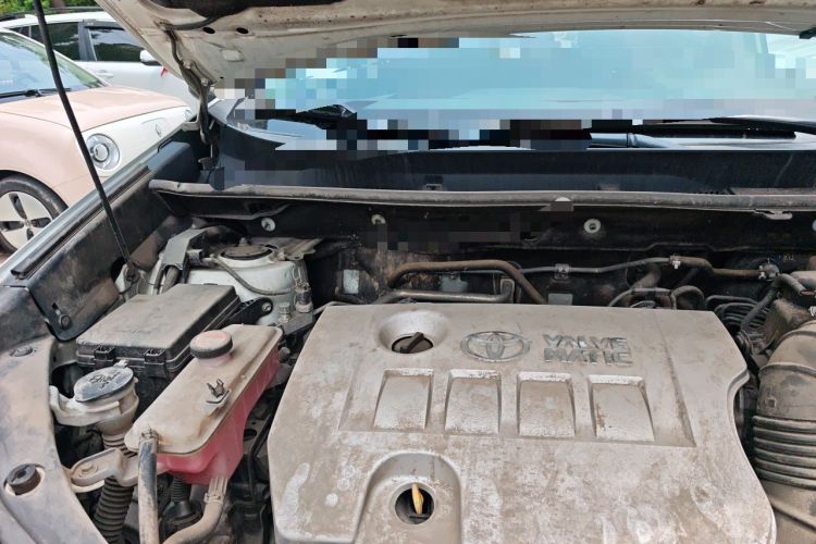 Used Toyota RAV4 2016 2.0L CVT Two-Wheel Drive Fashion Edition China V Standard Engine Bay Right