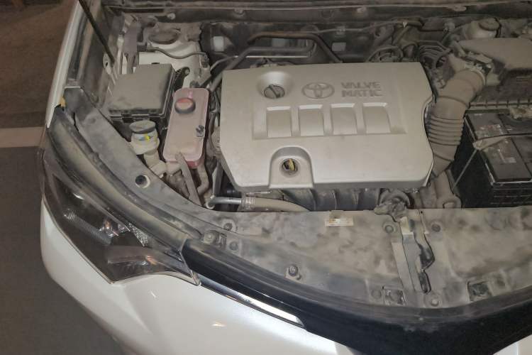 Used Toyota RAV4 2016 2.0L CVT Two-Wheel Drive Fashion Edition China V Standard Engine Bay Right