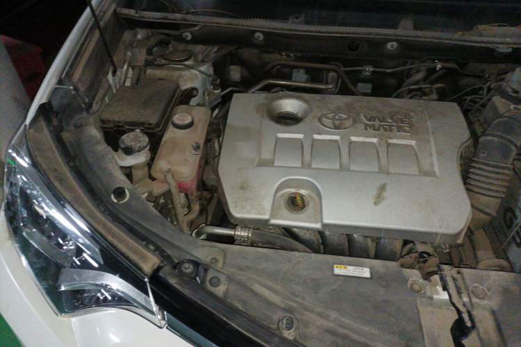 Used Toyota RAV4 2016 2.0L CVT Two-Wheel Drive Smart Edition China V Standard Engine Bay Right