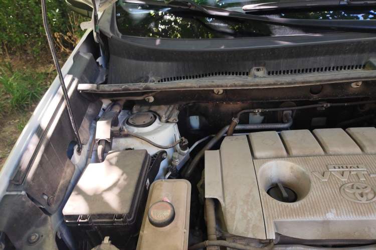 Used Toyota RAV4 2016 2.5L Automatic 4x4 Elite Edition Engine Bay Right