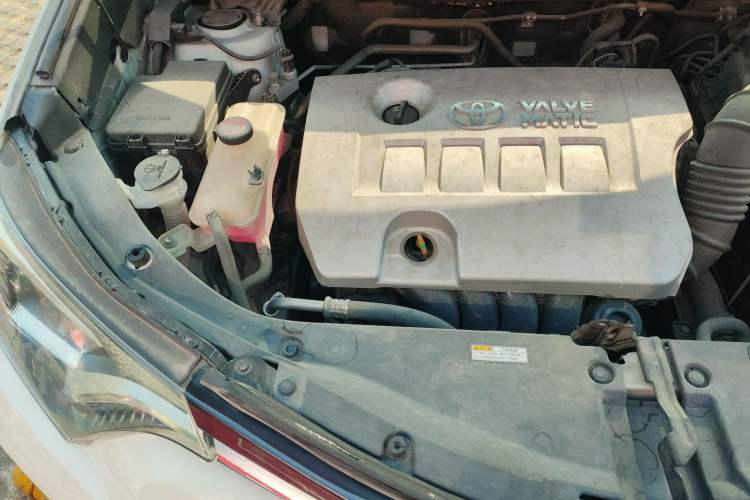 Used Toyota RAV4 2016 2.0L CVT Two-Wheel Drive Fashion Edition China V Standard Engine Bay Right