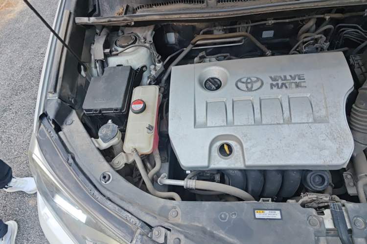Used Toyota RAV4 2016 2.0L CVT Two-Wheel Drive Fashion Edition China V Standard Engine Bay Right
