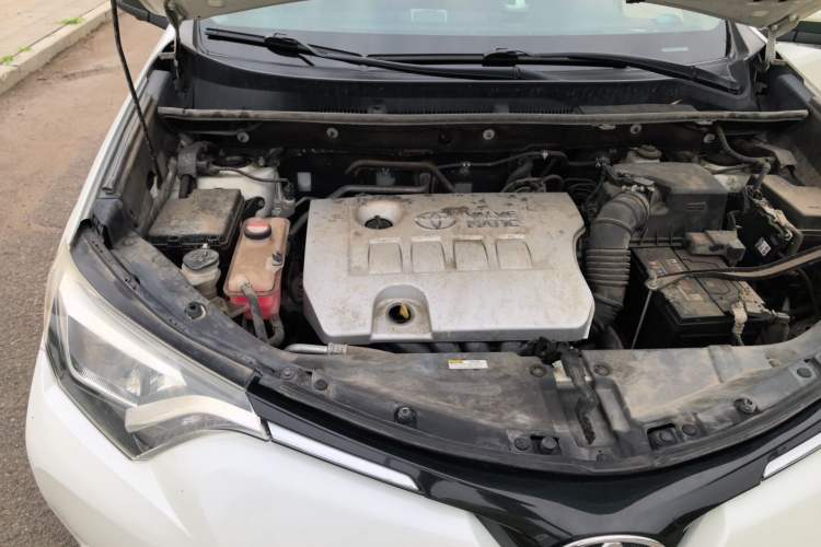 Used Toyota RAV4 2016 2.0L CVT 4x4 New Edition China V Standard Engine Bay Right