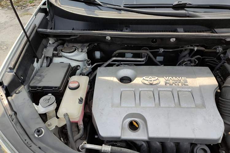 Used Toyota RAV4 2016 2.0L CVT Two-Wheel Drive Fashion Edition China V Standard Engine Bay Right
