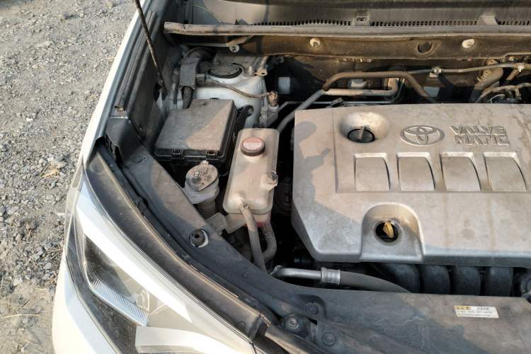Used Toyota RAV4 2016 2.0L CVT Two-Wheel Drive Smart Edition China V Standard Engine Bay Right