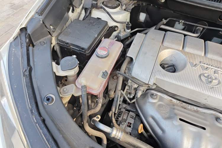 Used Toyota RAV4 2016 2.5L Automatic 4x4 Elite Edition Engine Bay Right