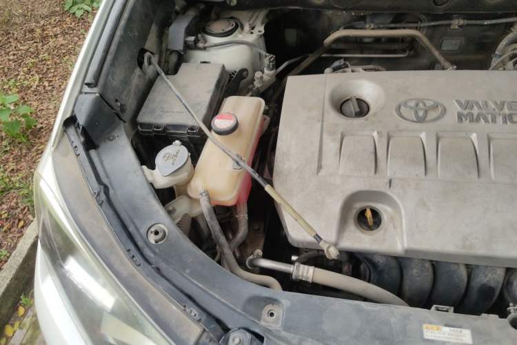 Used Toyota RAV4 2016 2.0L CVT Two-Wheel Drive Fashion Edition China V Standard Engine Bay Right