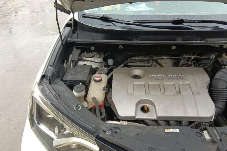 Used Toyota RAV4 2016 2.0L CVT Two-Wheel Drive Comfort Edition China V Standard Engine Bay Right