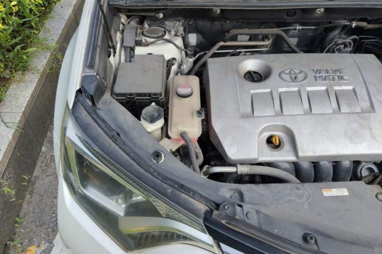 Used Toyota RAV4 2016 2.0L CVT Two-Wheel Drive Fashion Edition China V Standard Engine Bay Right