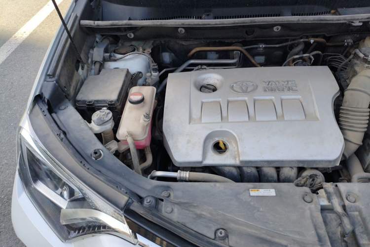 Used Toyota RAV4 2016 2.0L CVT Two-Wheel Drive Fashion Edition China V Standard Engine Bay Right