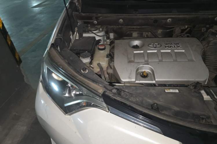 Used Toyota RAV4 2016 2.0L CVT Two-Wheel Drive Fashion Edition China V Standard Engine Bay Right