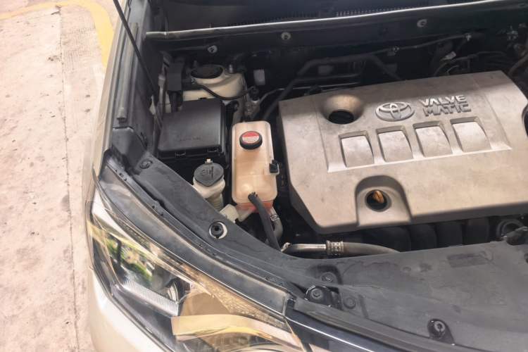 Used Toyota RAV4 2016 2.0L CVT Two-Wheel Drive Fashion Edition China V Standard Engine Bay Right