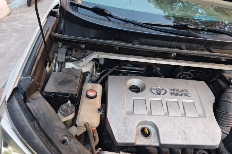Used Toyota RAV4 2016 2.0L CVT Two-Wheel Drive Smart Edition China V Standard Engine Bay Right