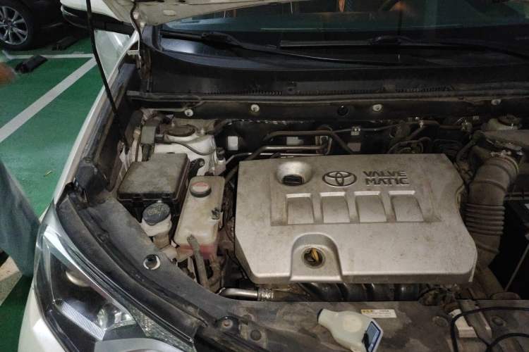 Used Toyota RAV4 2016 2.0L CVT Two-Wheel Drive Fashion Edition China V Standard Engine Bay Right