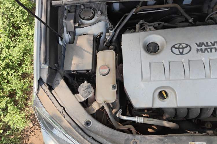 Used Toyota RAV4 2016 2.0L CVT Two-Wheel Drive Fashion Edition China V Standard Engine Bay Right