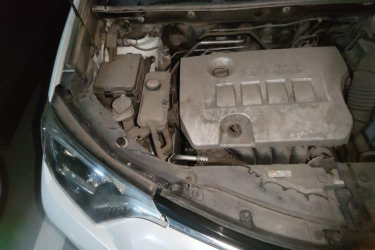 Used Toyota RAV4 2016 2.0L CVT Two-Wheel Drive Comfort Edition China V Standard Engine Bay Right