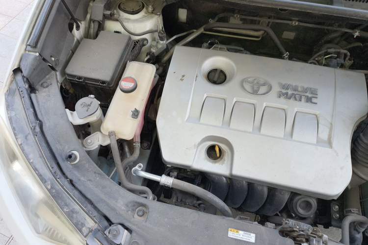 Used Toyota RAV4 2016 2.0L CVT Two-Wheel Drive Fashion Edition China V Standard Engine Bay Right