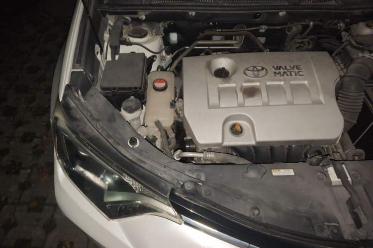 Used Toyota RAV4 2016 2.0L CVT Two-Wheel Drive Fashion Edition China V Standard Engine Bay Right