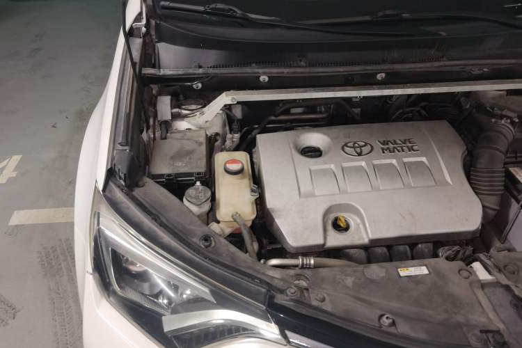 Used Toyota RAV4 2016 2.0L CVT Two-Wheel Drive Smart Edition China V Standard Engine Bay Right