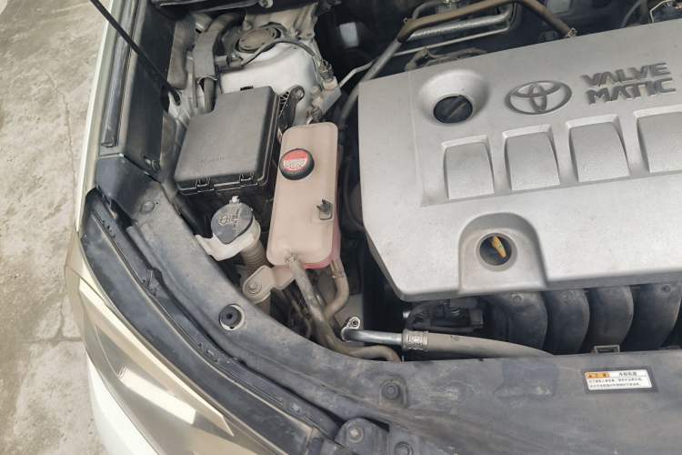 Used Toyota RAV4 2016 2.0L CVT Two-Wheel Drive Smart Edition China V Standard Engine Bay Right