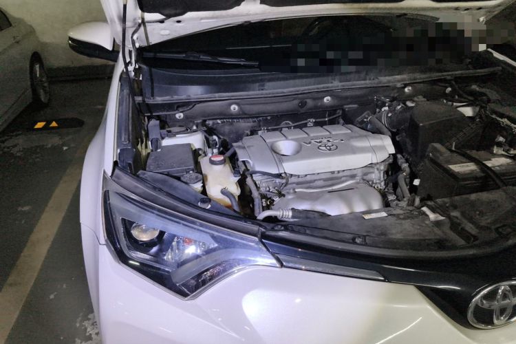 Used Toyota RAV4 2016 2.5L Automatic 4x4 Elite Edition Engine Bay Right
