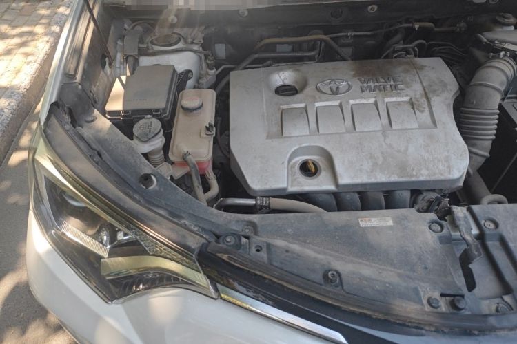 Used Toyota RAV4 2016 2.0L CVT Two-Wheel Drive Fashion Edition China V Standard Engine Bay Right