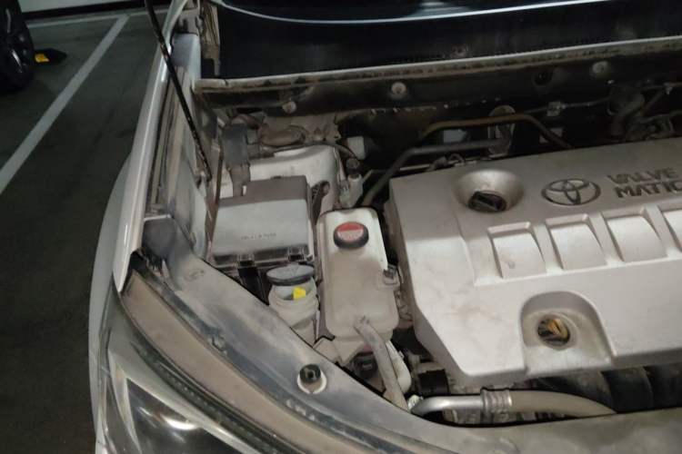 Used Toyota RAV4 2016 2.0L CVT Two-Wheel Drive Fashion Edition China V Standard Engine Bay Right