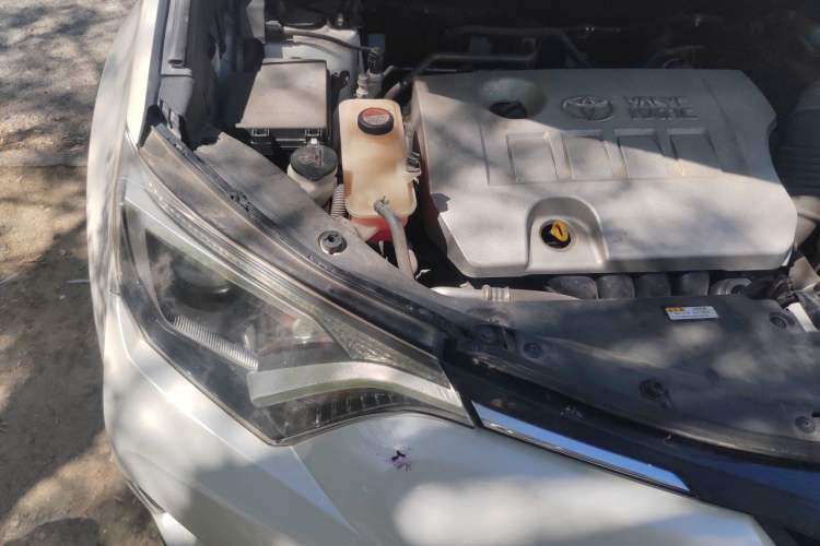 Used Toyota RAV4 2016 2.0L CVT Two-Wheel Drive Comfort Edition China V Standard Engine Bay Right