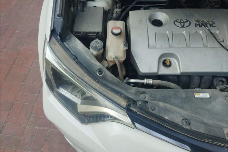 Used Toyota RAV4 2016 2.0L CVT Two-Wheel Drive Urban Edition China V Standard Engine Bay Right