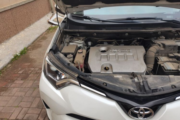 Used Toyota RAV4 2016 2.0L CVT Two-Wheel Drive Fashion Edition China V Standard Engine Bay Right