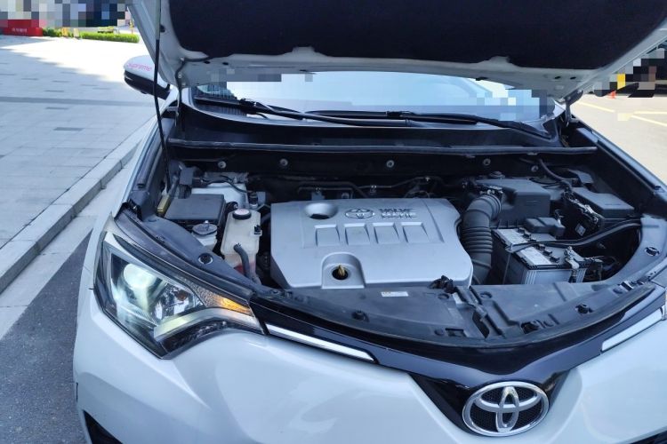 Used Toyota RAV4 2016 2.0L CVT Two-Wheel Drive Fashion Edition China V Standard Engine Bay Right