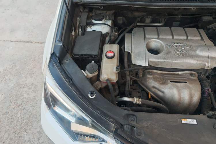 Used Toyota RAV4 2016 2.5L Automatic 4x4 Elite Edition Engine Bay Right