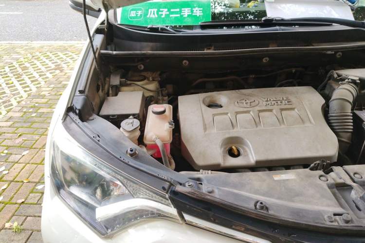Used Toyota RAV4 2016 2.0L CVT Two-Wheel Drive Fashion Edition China V Standard Engine Bay Right