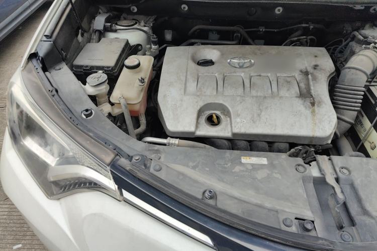 Used Toyota RAV4 2016 2.0L CVT Two-Wheel Drive Fashion Edition China V Standard Engine Bay Right