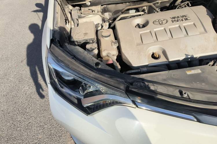 Used Toyota RAV4 2016 2.0L CVT Two-Wheel Drive Fashion Edition China V Standard Engine Bay Right