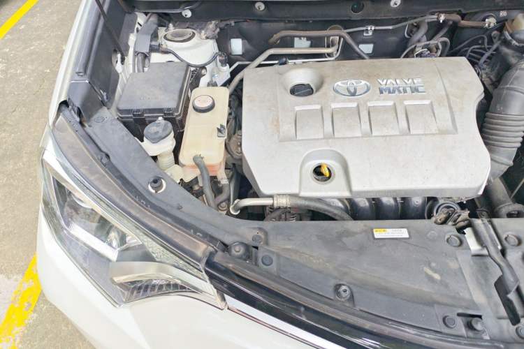 Used Toyota RAV4 2016 2.0L CVT Two-Wheel Drive Fashion Edition China V Standard Engine Bay Right
