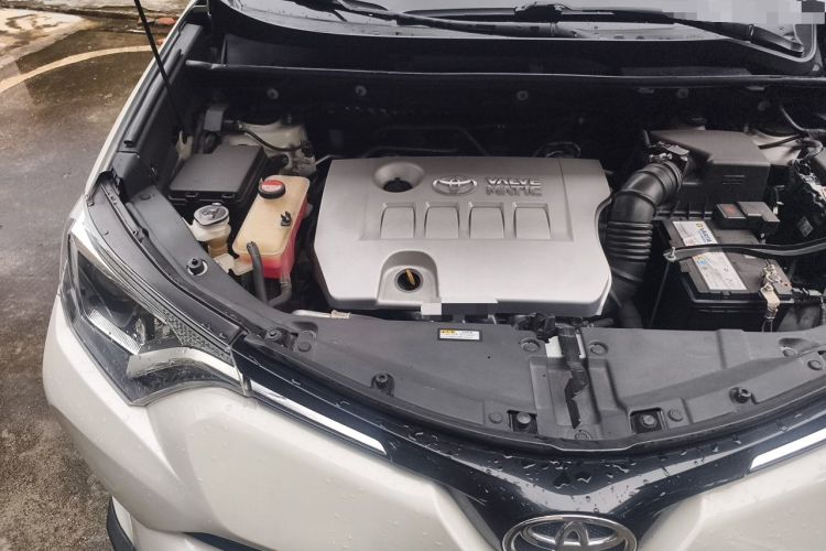 Used Toyota RAV4 2016 2.0L CVT Two-Wheel Drive Fashion Edition China V Standard Engine Bay Right