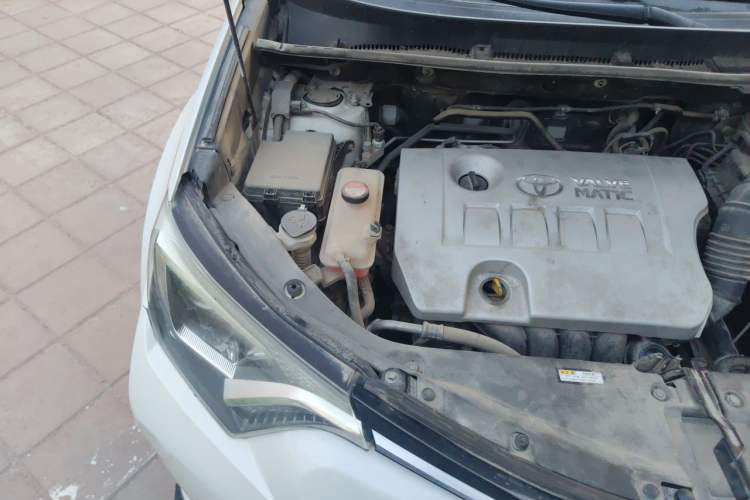 Used Toyota RAV4 2016 2.0L CVT Two-Wheel Drive Fashion Edition China V Standard Engine Bay Right