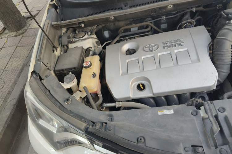 Used Toyota RAV4 2016 2.0L CVT Two-Wheel Drive Fashion Edition China V Standard Engine Bay Right