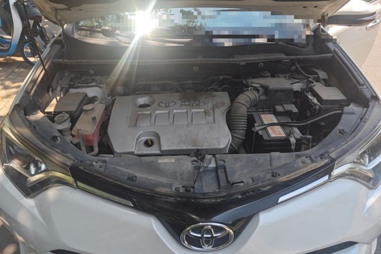 Used Toyota RAV4 2016 2.0L CVT Two-Wheel Drive Fashion Edition China V Standard Engine Bay